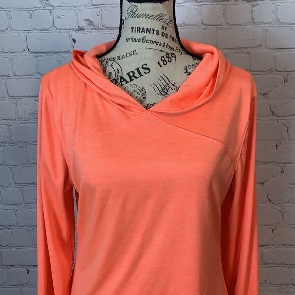 Old Navy Active Pullover size medium - Picture 2 of 9